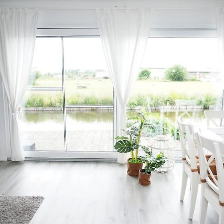 Ferienhaus Max Am Wasser Ferienpark Vislust Wervershoof Exterior photo